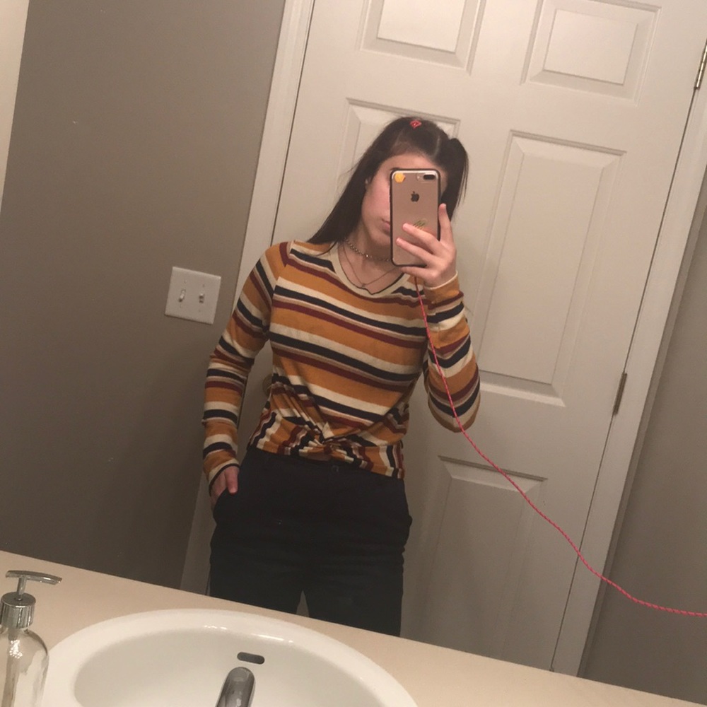 Cute striped crop top !